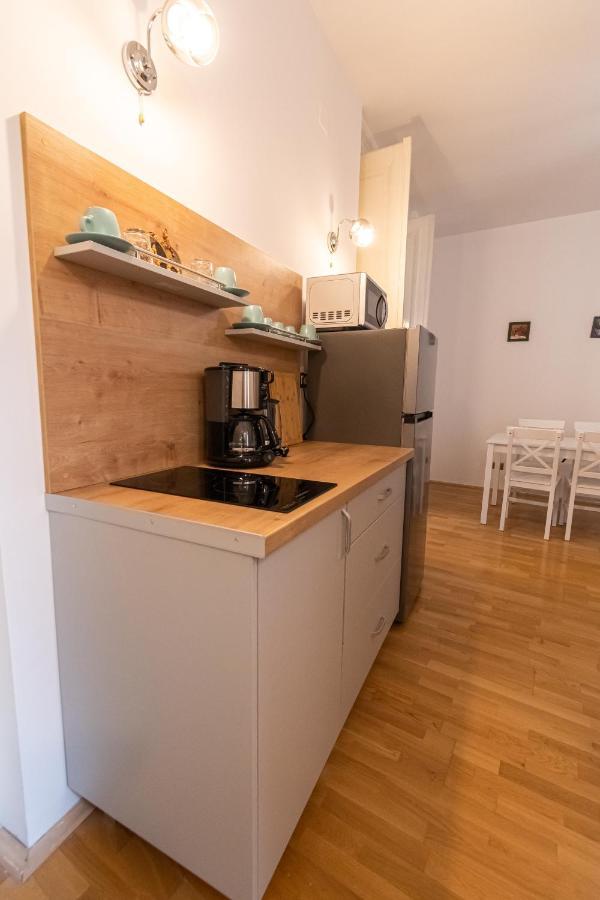 Residence 48 Beautiful Building Within Moments From The Old Town Of Brasov Braşov Exterior foto