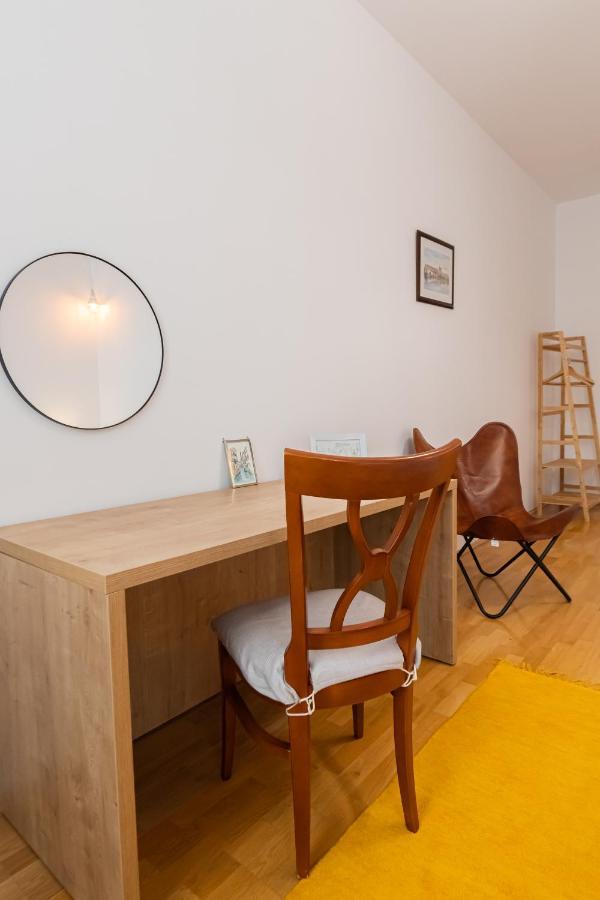 Residence 48 Beautiful Building Within Moments From The Old Town Of Brasov Braşov Exterior foto