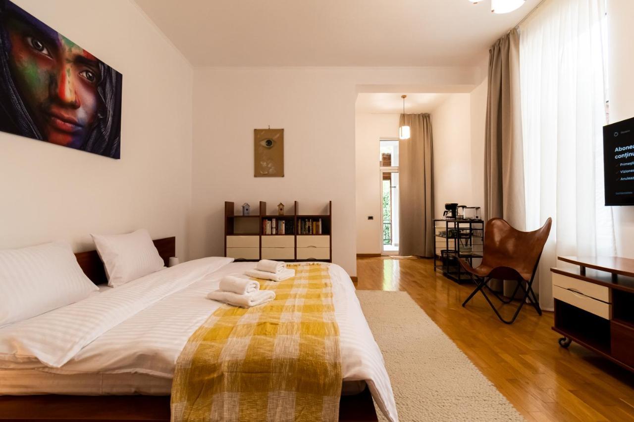 Residence 48 Beautiful Building Within Moments From The Old Town Of Brasov Braşov Exterior foto