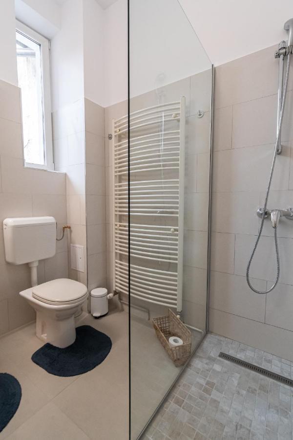 Residence 48 Beautiful Building Within Moments From The Old Town Of Brasov Braşov Exterior foto