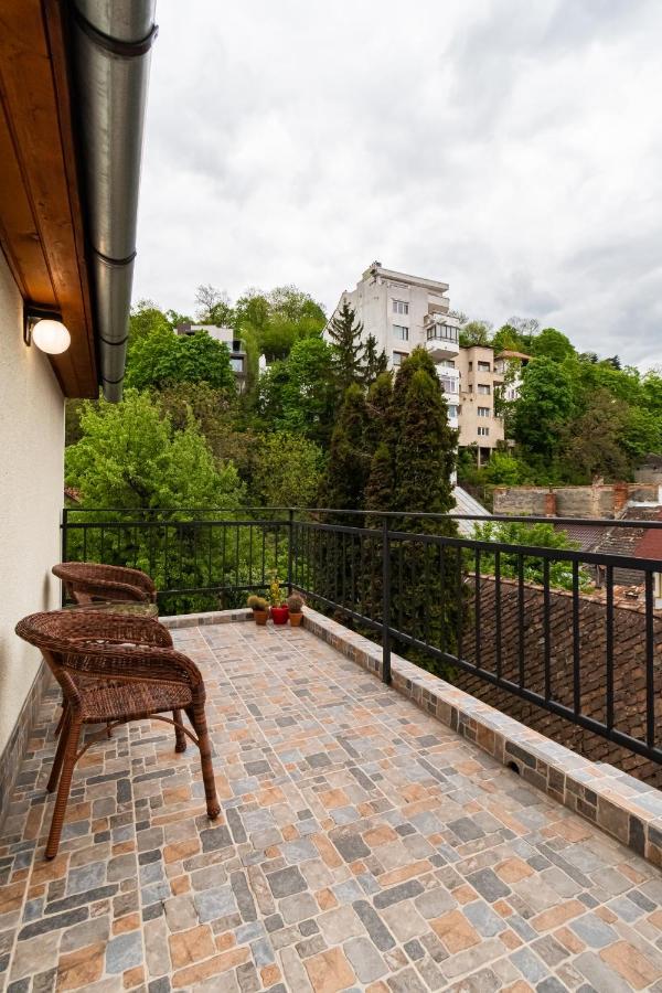 Residence 48 Beautiful Building Within Moments From The Old Town Of Brasov Braşov Exterior foto