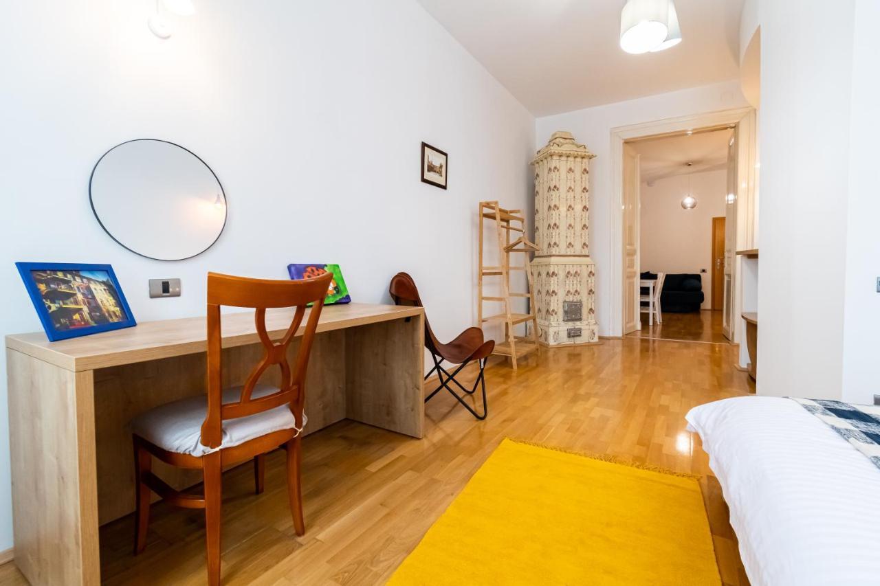 Residence 48 Beautiful Building Within Moments From The Old Town Of Brasov Braşov Exterior foto
