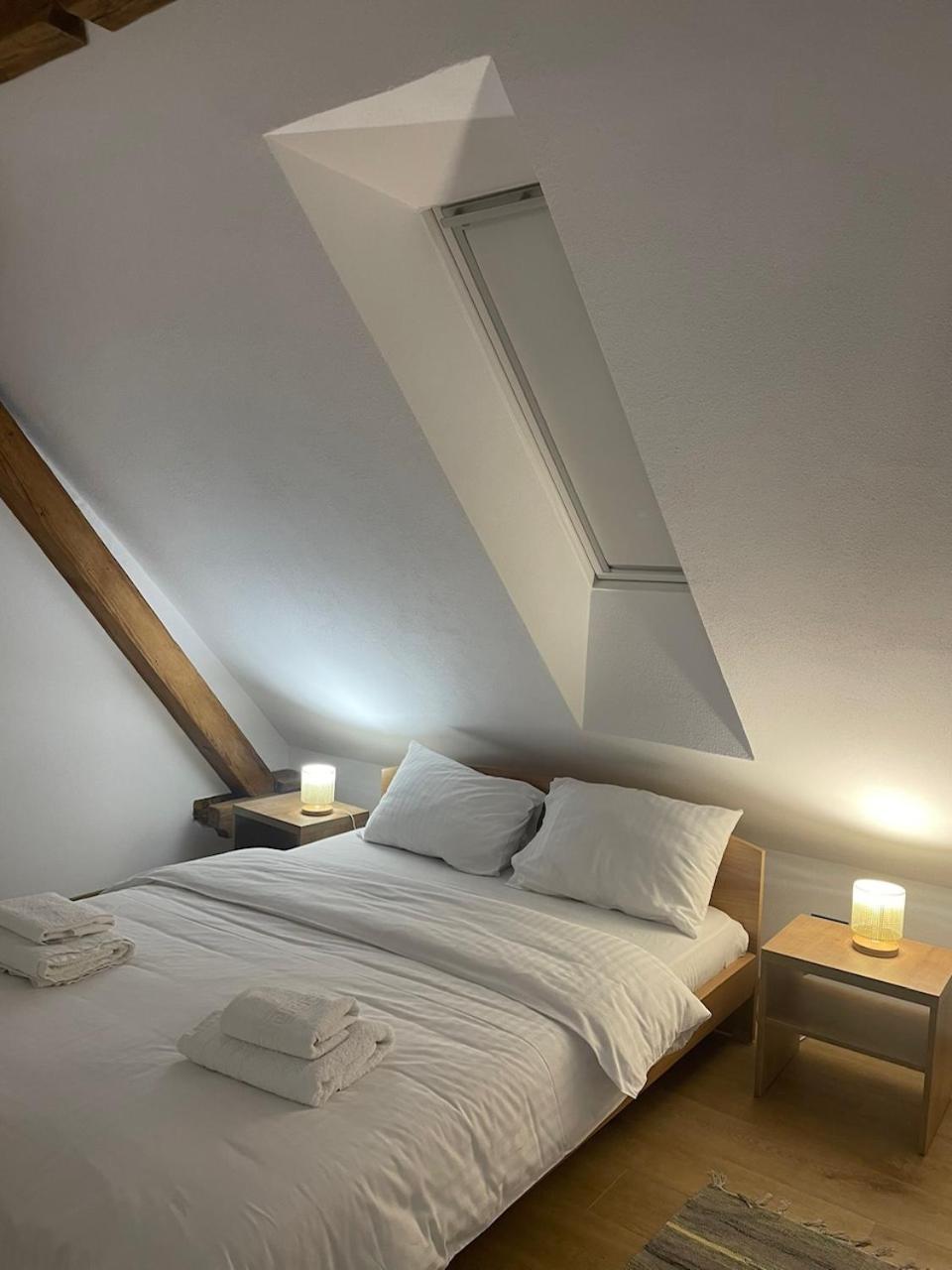 Residence 48 Beautiful Building Within Moments From The Old Town Of Brasov Braşov Exterior foto