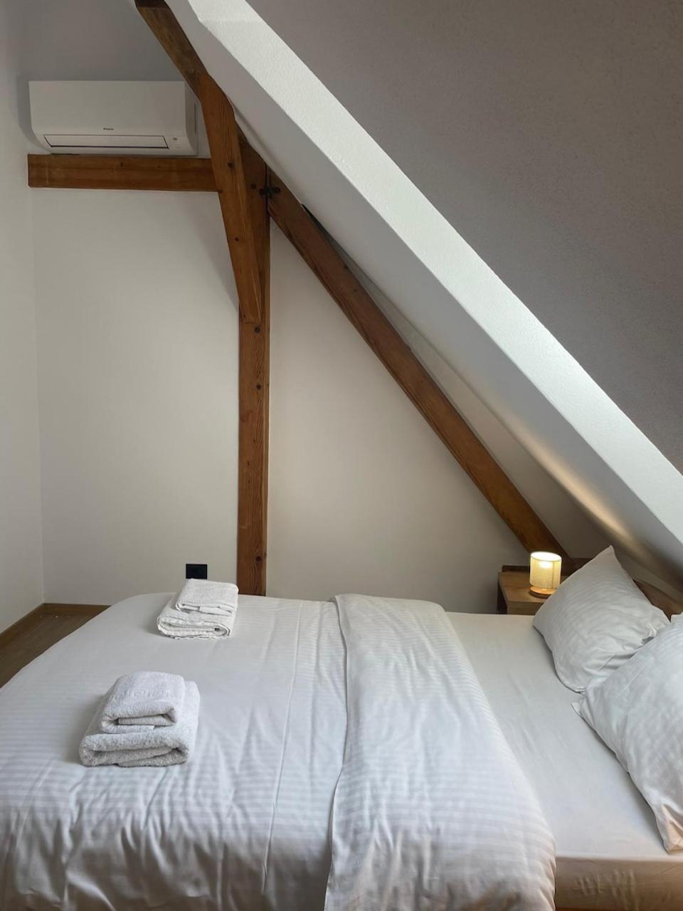 Residence 48 Beautiful Building Within Moments From The Old Town Of Brasov Braşov Exterior foto