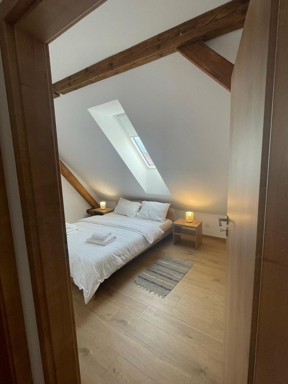 Residence 48 Beautiful Building Within Moments From The Old Town Of Brasov Braşov Exterior foto