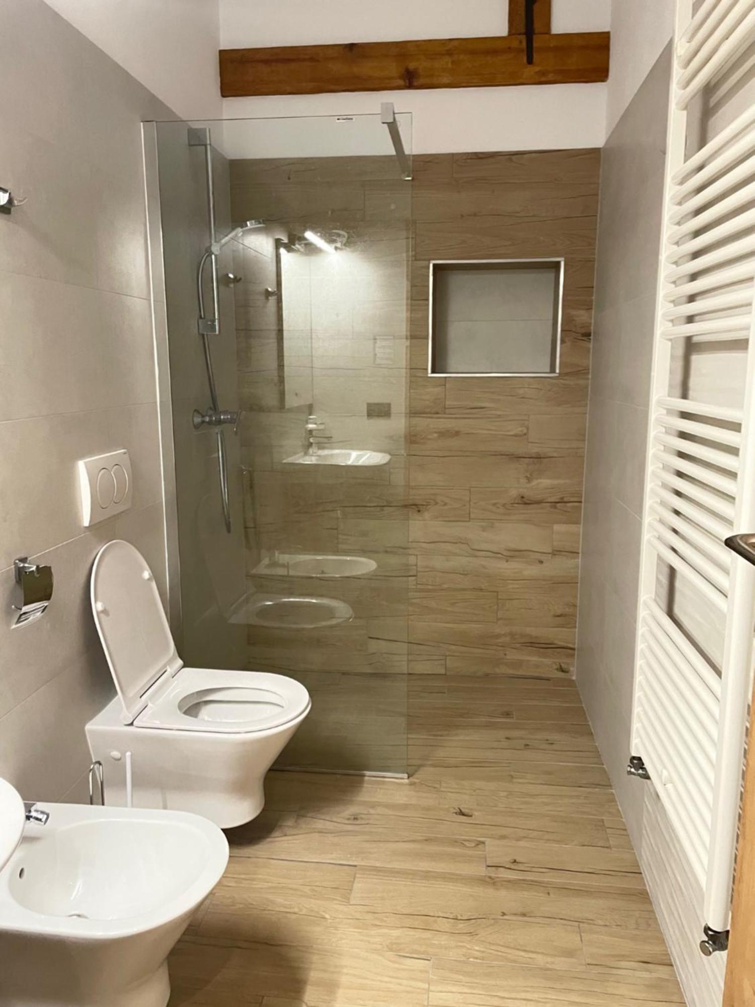 Residence 48 Beautiful Building Within Moments From The Old Town Of Brasov Braşov Exterior foto