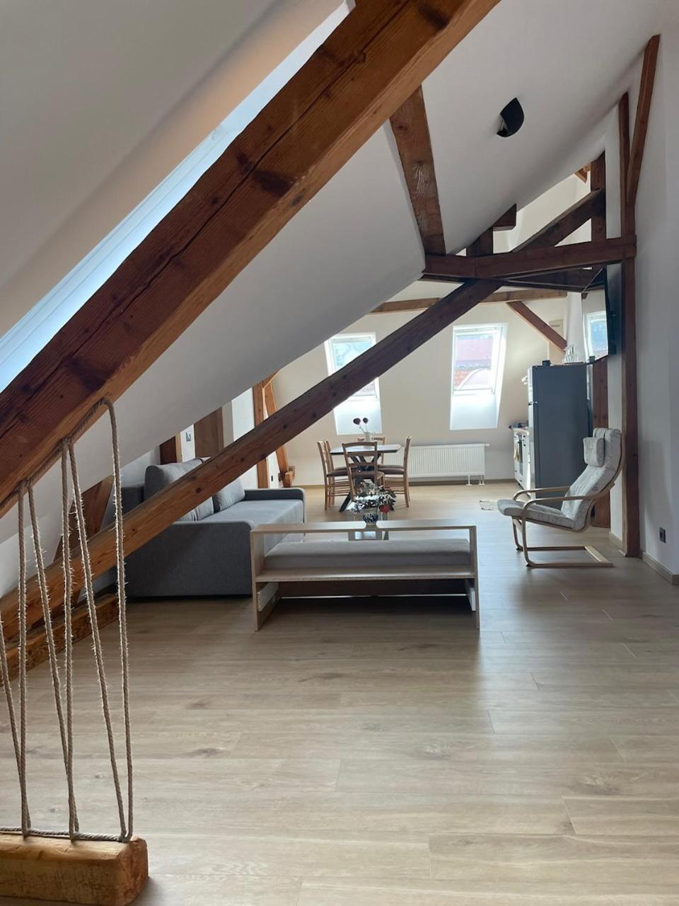 Residence 48 Beautiful Building Within Moments From The Old Town Of Brasov Braşov Exterior foto