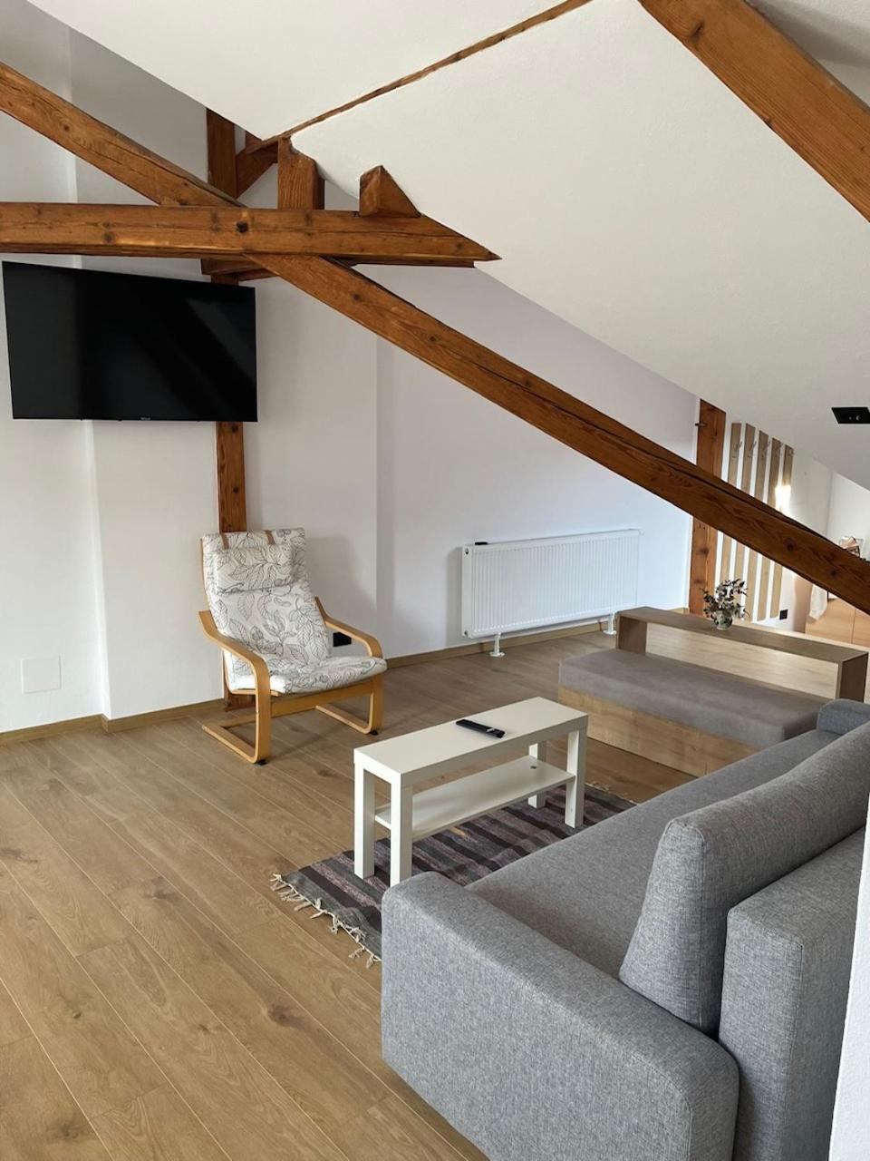 Residence 48 Beautiful Building Within Moments From The Old Town Of Brasov Braşov Exterior foto