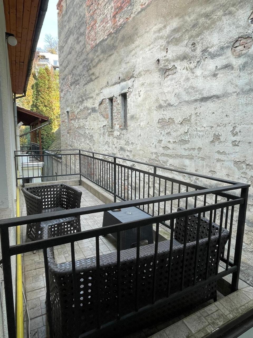 Residence 48 Beautiful Building Within Moments From The Old Town Of Brasov Braşov Exterior foto